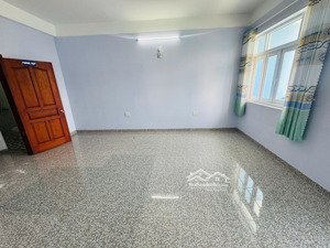 cho thuê nhà đường phạm hùng, kdc đại phúc, 5x20m, 3 lầu 6, 4wc, làm văn phòng, chdv, 24 tr/tháng