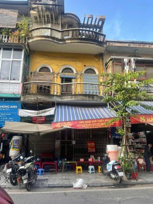 bán nhà mặt phố hàng chiếu, 115 tỷ, 128 m2, mặt tiền 6m, hoàn kiếm, hà nội. ngay sát ô quan trưởng.