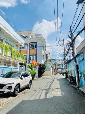 cần bán chdv 4 tầng 7m*18m thu nhập 80 triệu/th 2 mặt hẻm 8m hoàng hoa thám p7 bình thạnh 20 tỷ tl