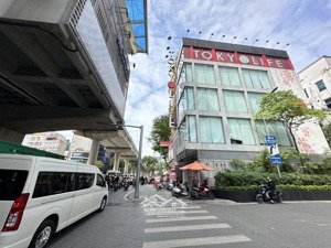 mặt phố đường cầu_giấy dt 70m2* 5 tầng - thang_máy nhỉnh 50 tỷ lô góc -kd siêu đẳng cấp- sổ hoa hậu