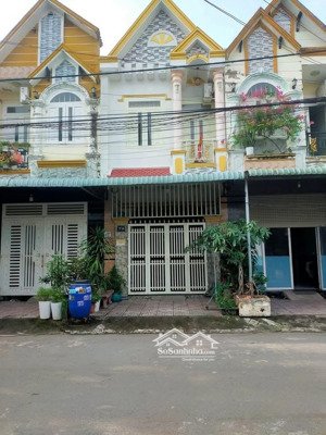 nhà tân đông hiệp - tp dĩ an cách vincom 550 chỉ 800m.