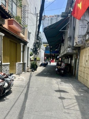 huỳnh mẫn đạt 5tầng hxh 4m cách 3 căn nhà ra mt có dòng tiền 28 triệu/tháng