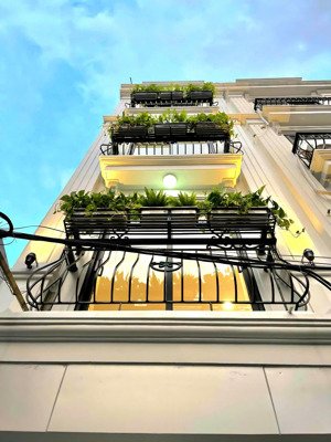 bán nhà thạch bàn, full nội thất 42m2, 5 tầng, chào 7.9đ