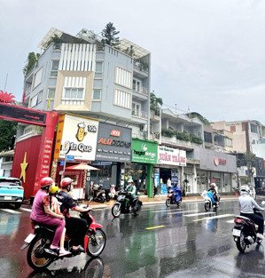 gấp bán nhà 4 tầng, mặt tiền đường võ văn ngân, thủ đức