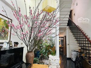 nhà siêu đẹp trung tâm quan hoa - cầu giấy - full nội thất - thông tứ tung 90,3m2