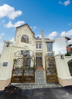 biệt thự châu âu giữa lòng đà lạt