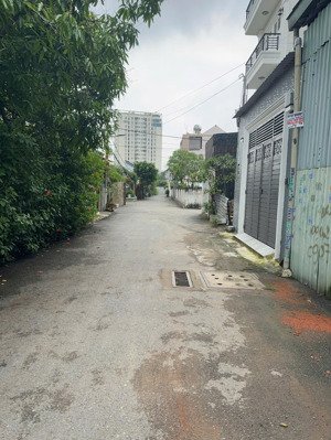 linh đông hxh đỗ cửa nhà đẹp 3 tầng btct chỉ 5.6 tỷ