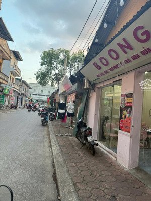 cho thuê nhà mặt phố trâu quỳ, 40m2, kinh doanh sầm uất, nội thất đầy đủ, 27trđ/tháng