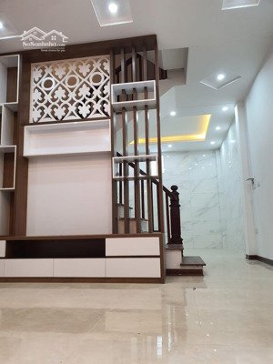 siêu phẩm nhà đẹp lô góc- gần phố- hàng xóm goldsilk complex
-45m2 -nhỉnh 8tỷ