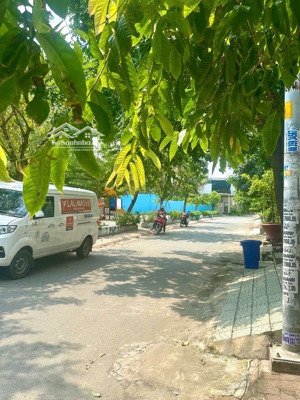 ngang 5m. view công viên kdc đồng bộ savimex đường phú thuận. dt 90m2. chỉ nhỉnh 11 tỷ.