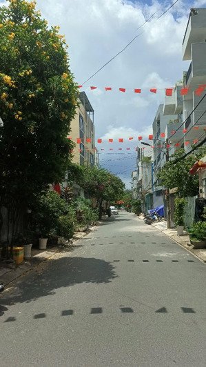 cần bán nhà phường hiệp bình chánh gần giga mall - hiệp bình 4x19.5 m2 giá 8 tỷ 6 tl