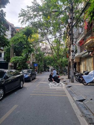 nhà phân lô định công - oto vào nhà - quy hoạch ổn định - thoáng sáng 3 mặt - gần với vành đai 2,5