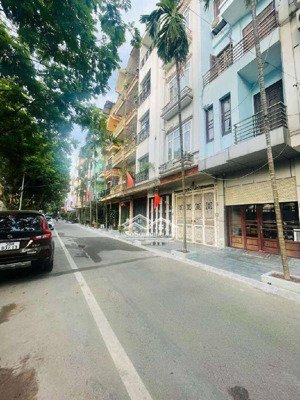 bán nhà trịnh văn bô gần đại học đông á, cao đẳng fpt, dt 92m2 nhà 5 tầng giá 18.6 tỷ.
