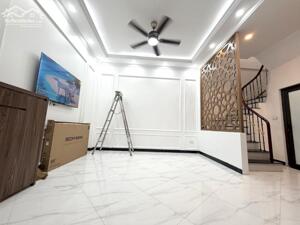 Nhà phố Văn Cao – Ngõ thông – Gần ô tô – Nhà mới, đủ nội thất – 30m2 – 5 tầng – 7.98 tỷ