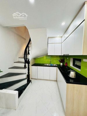 chủ cần tiền. phố nguyễn phong sắc. 38m*5 tầng*4.5m mt. dân tự xây. vài bước ra phố. sđcc. 7.7 tỷ