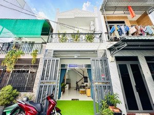 40m2 hẻm xe hơi đường lê văn khương - hiệp thành - quận 12 -tặng full nội thất - nhà mới vào ở ngay