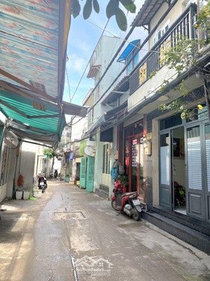 chính chủ 1 đời bán nhà 85m2 ( ngang 4.8m x14.5m) - hẻm thông 6m -huỳnh tấn phát - q7.