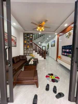 duy nhất căn nhà 4 tầng x 48m2 cạnh kdt đô nghĩa (trong đê) full nội thất-5,8 tỷ lh 