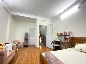 HƠN 7 TỶ, NHÀ DÂN XÂY 2 THOÁNG NGỌC THỤY 40M, 4T, MT4.5M, BA GÁC ĐỖ CỬA, GẦN TRƯỜNG PHÁP.