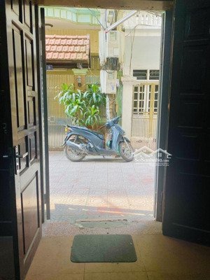 bom tuyệt phẩm - ô tô đỗ cửa - bay nhanh - khu vip ít nhà bán.