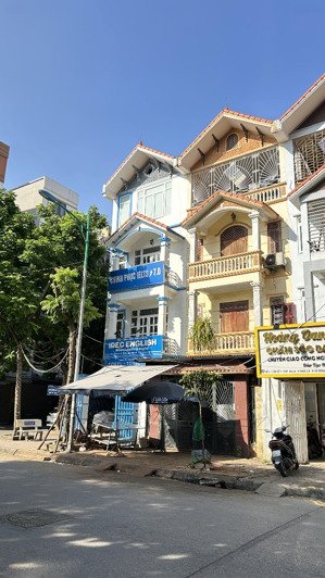 phân lô lk xa la -ô tô tránh, dt 80m x 5m mặt tiền- 4pn rộng - ô chờ thang máy - giá 16 tỷ (còn tl)