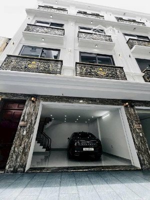 siêu phẩm oto vào nhà-giá chỉ 8tỷ