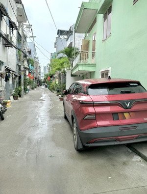 bán nhà 4 tầng btct,5.5x21,hẻm xe hơi,shr hoàn công đủ,chính chủ 1 đời,ngay trung tâm quận 7