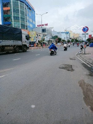 bán nhà mặt tiền kd siêu đỉnh ngang hiếm 6m 3 tầng kiên cố lê trọng tấn, bình tân