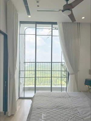 bán căn mezza landmark view hồ thiên nga full nội thất .