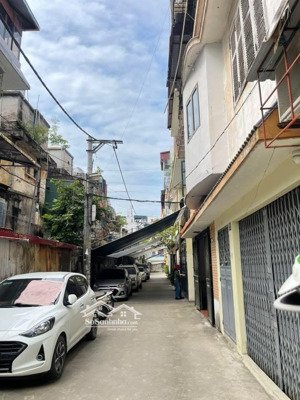 trung tâm thanh trì. 38m , 5 tầng. giá 5 ,9 tỷ