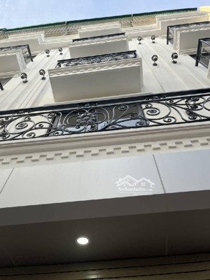 bán nhà thạch bàn, nhà mới ở ngay, chìa khóa trao tay