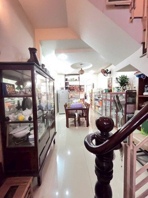 7tỷ280 thương lượng chính chủ nhà hẻm xe hơi p4 q8 củ vị trí xác mặt tiền đường chín