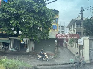 cần bán nhà mặt đường đê ngọc thụy, diện tích 48m, ô tô vào nhà, sổ đỏ chính chủ