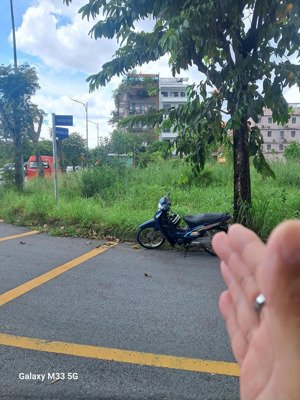 lô góc 10x20m đường n1 và d2 ngay cổng chính siêu thị lotte. p. lái thiêu. tp. hcm