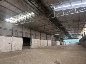 cho thuê kho 3000m2 tại (trục ql32) gần cầu phùng, đan phượng , hà nội vị trí: cách nhổn chỉ 10km