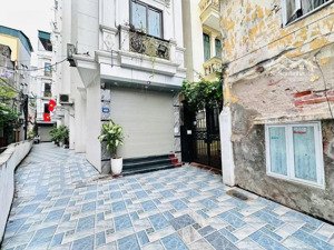 ba đình, gần lăng bác, công viên bách thảo, trường học, chợ, tiện ích đầy đủ