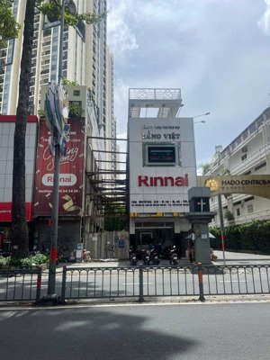 ngộp bank - cần bán mt đường 3/2, quận 10 - ngay cổng chính chung cư cao cấp hà đô centrosa