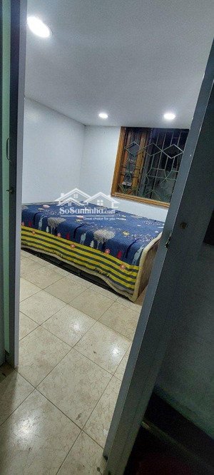 cho thuê phòng trọ ngõ 3 phạm tuấn tài phòng có điều hòa,giường đệm,tủ quần áo giá 1.5 triệu/tháng