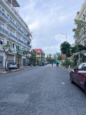 chính chủ! bán lô cạnh góc ,lk phú lương 5t xây thô ,vị trí đắc địa ,giá rẻ nhất khu ,giá 1xtỷ