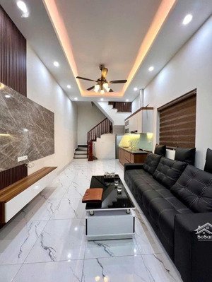 bán nhà mới xây cầu giấy ngõ rộng diện tích 35m, giá 8,6 tỷ