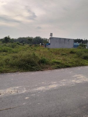 chủ đi định cư nước ngoài cần bán gấp