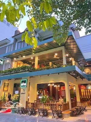 cho thuê nhà mặt phố trung hoà 150m2 x 5 tầng mt 7m vị trí vàng cực kỳ hợp làm nhà hàng cao cấp