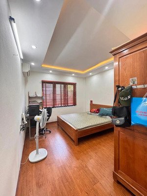 cực hiếm! bán nhà 5 tầng ngay cầu đen - bà triệu diện tích 33m2 mặt tiền 4,1m,ô tô qua, giá 7,45tỷ