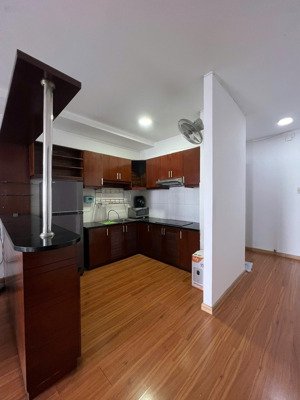 cho thuê căn hộ orient aparment - 331 bến vân đồn. p1. q4
- dt 72m 2pn. 2wc
- full nội thất