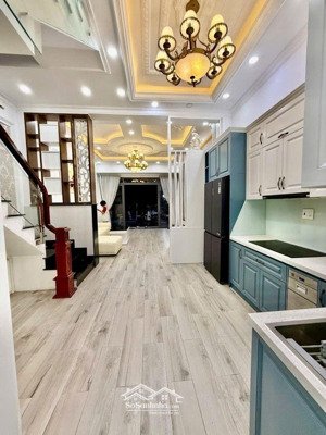 nhà 3 tầng, ôtô tránh nhau, huỳnh tấn phát_nhà bè. dt: 5 x 12( 5pn, 5wc ). chỉ nhĩn 6, tỷ.