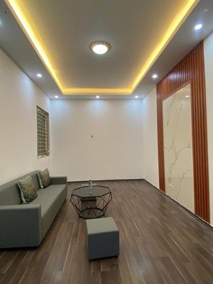 chính chủ bán chung cư học viện hậu cần ngọc thụy, long biên 84m2. 3pn