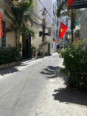 bán đất tặng nhà cấp 4 2 mặt tiền hẻm ô tô nguyễn thiện thuật, phường lộc thọ, tp. nha trang