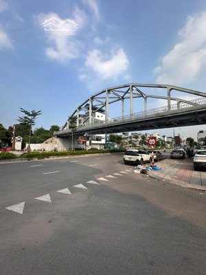 bán nhà ngọc thụy hiếm - oto tránh -vào tận nhà- dt:43m2 giá: 8 tỷ