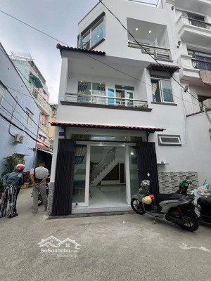 bán nhà góc 2mt hẻm 133 văn thân, p.8, q.6, dt 5.7 x 5m, 3 tấm, giá 4.85 tỷ.