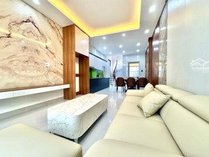 bán nhà mới 6 tầng , thang máy , oto , full nội thất mới đẹp ở luôn tại phường bồ đề long biên